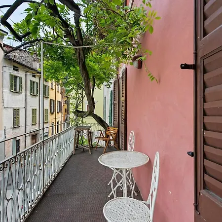 Casa Glicine On The By Halldis *