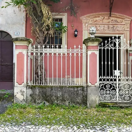 Casa Glicine On The By Halldis * Claino